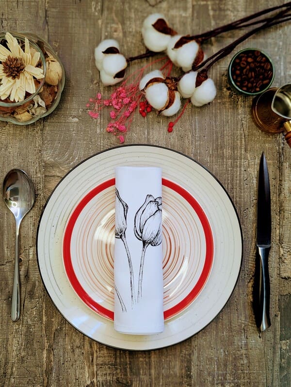 Три тюльпана