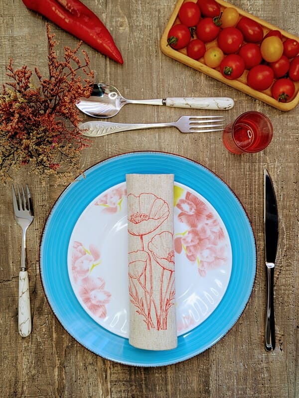 Красные маки