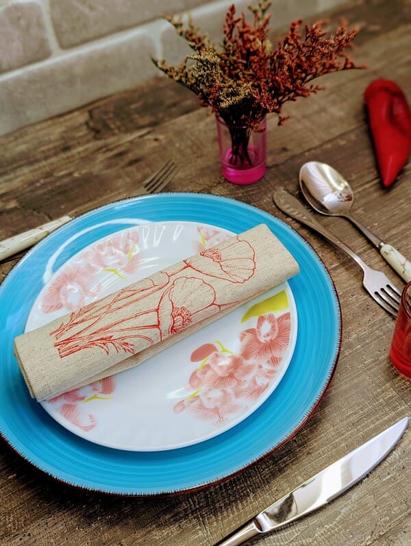 Красные маки