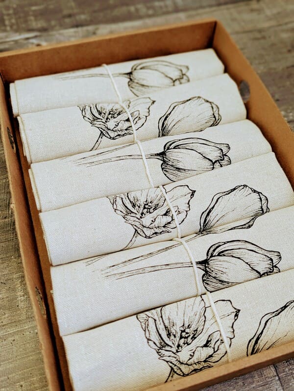 Три тюльпана