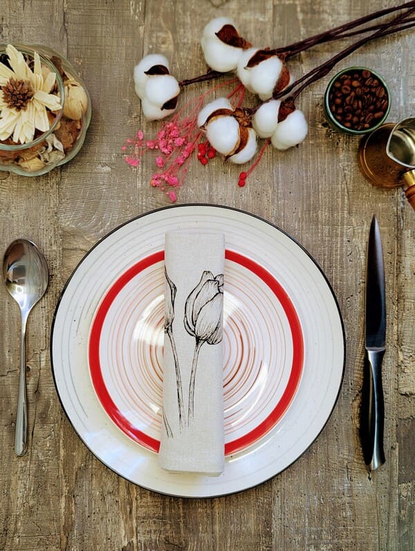 Три тюльпана