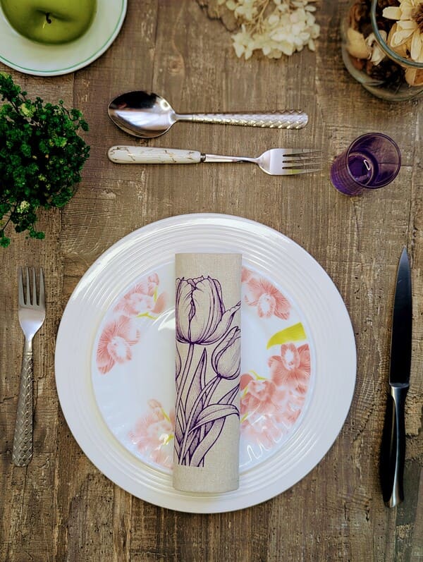 Фиолетовый тюльпан