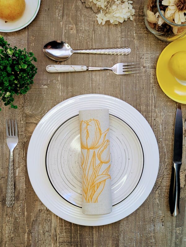 Желтый тюльпан